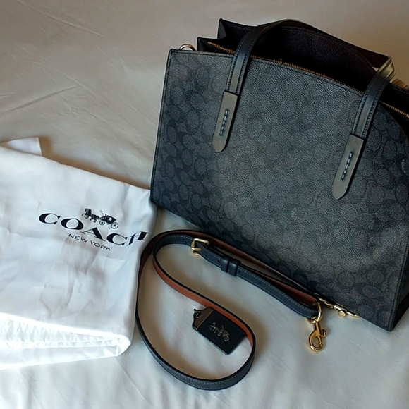 Authentic Coach bag cross body - Picture 1 of 9